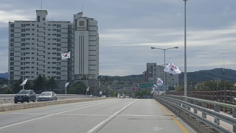 나라사랑실천 태극기 달기 운동 전개