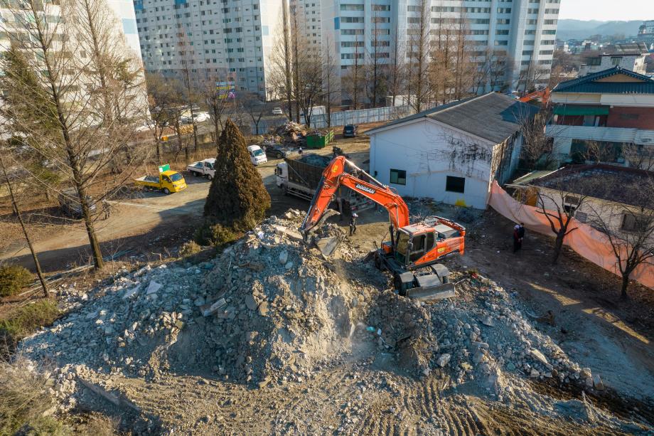 증평군, 옛 엽연초생산협동조합 건물 철거... 3월 창의파크 조성 착공 예정